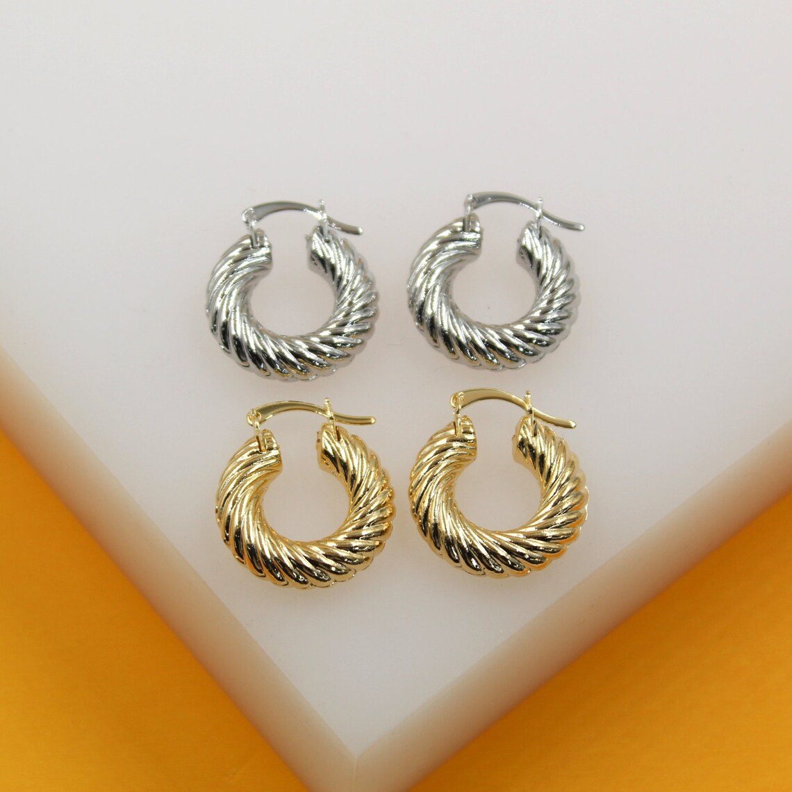 18K Gold Filled Croissant Twist Hoops Earrings (K61) - Black & White