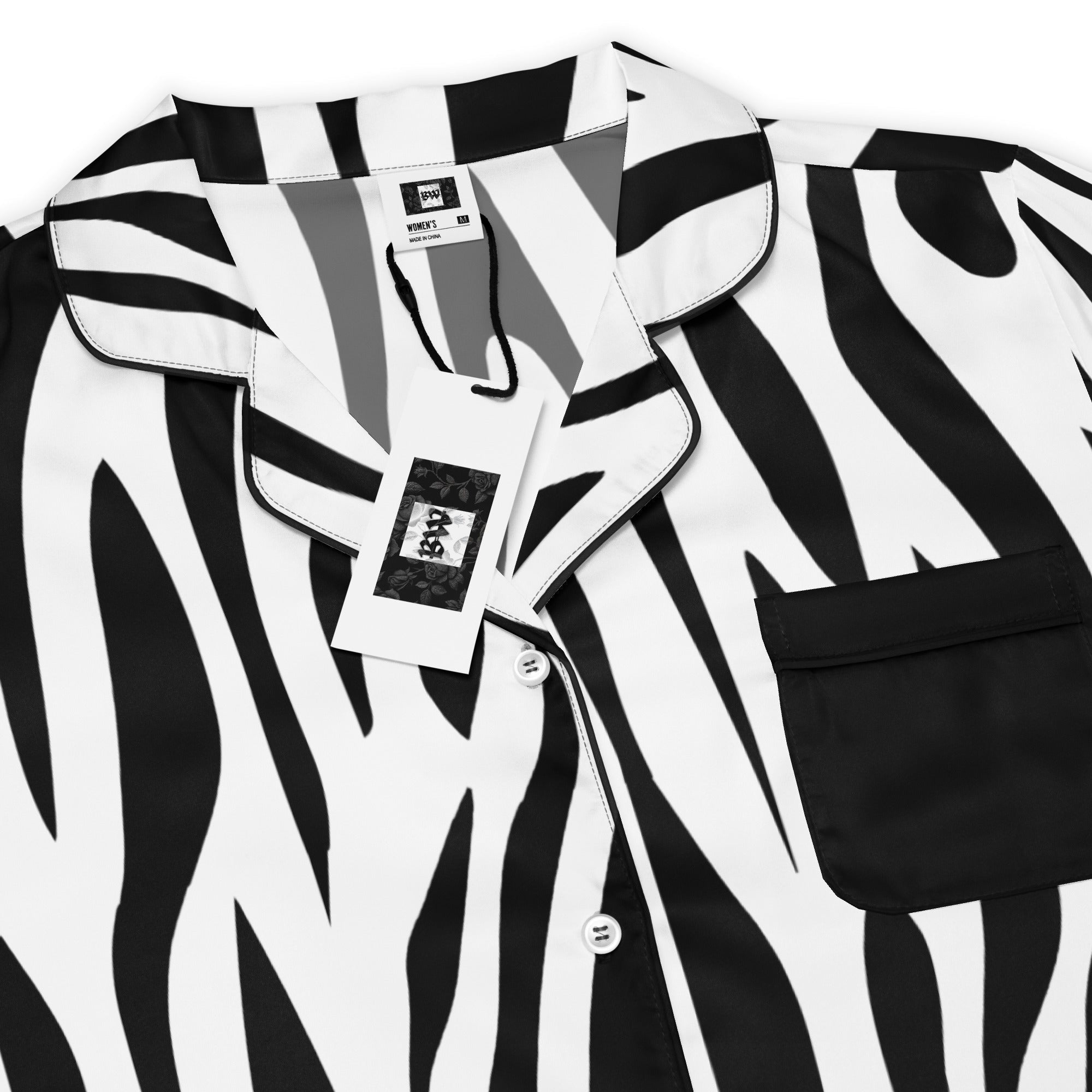 All - over print women’s short sleeve pajama top - Black & White