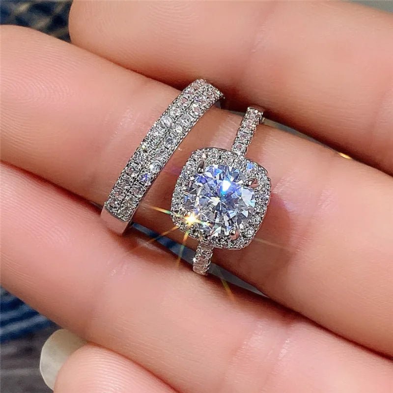 Europe, America isn't the fashionable new micro - inlaid zircon luxury atmosphere women's double ring - Black & White