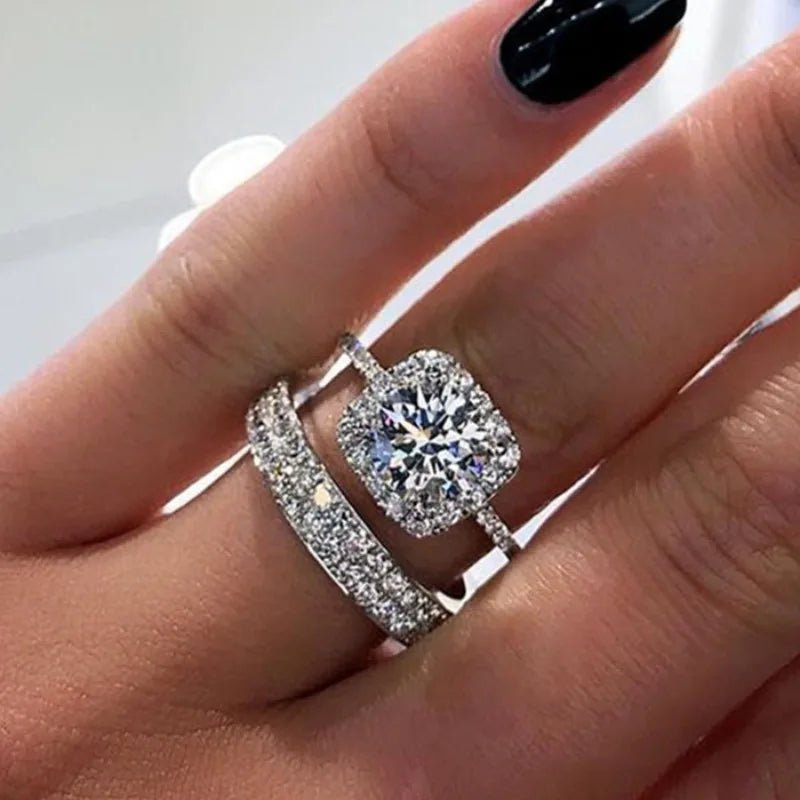 Europe, America isn't the fashionable new micro - inlaid zircon luxury atmosphere women's double ring - Black & White