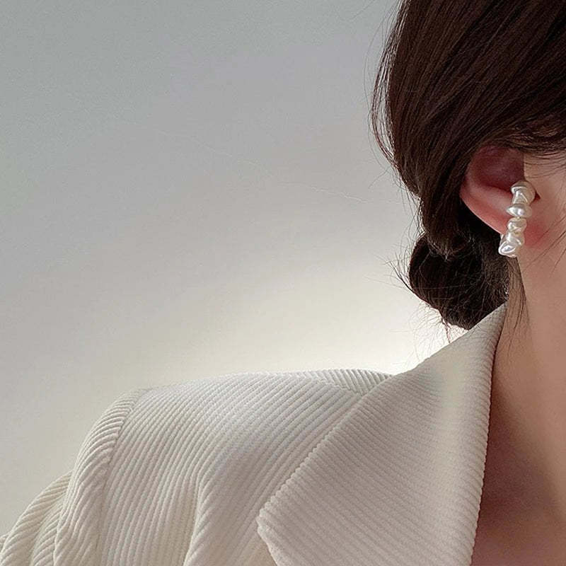 French Pearl Ear Bone Clip Women Fake Piercing Ear Cuff Retro Elegant Irregular Natural Pearl Ear Clips On Earrings Jewelry Gift - Black & White