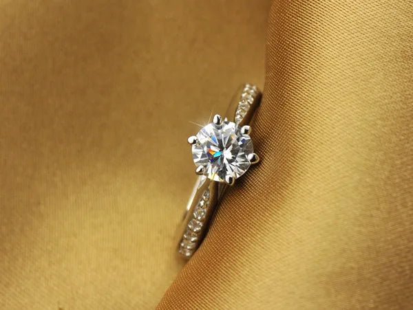 Luxury 925 Sterling Silver Classic Ring for Women Six claw jewelry simple 70ct diamond ring imitation diamond women's ring - Black & White